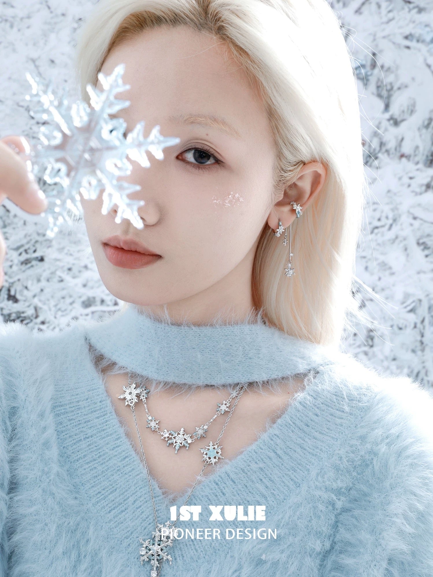 雪国之境 - The Snow Kingdom - Snowflakes Dangle Ear Cuffs