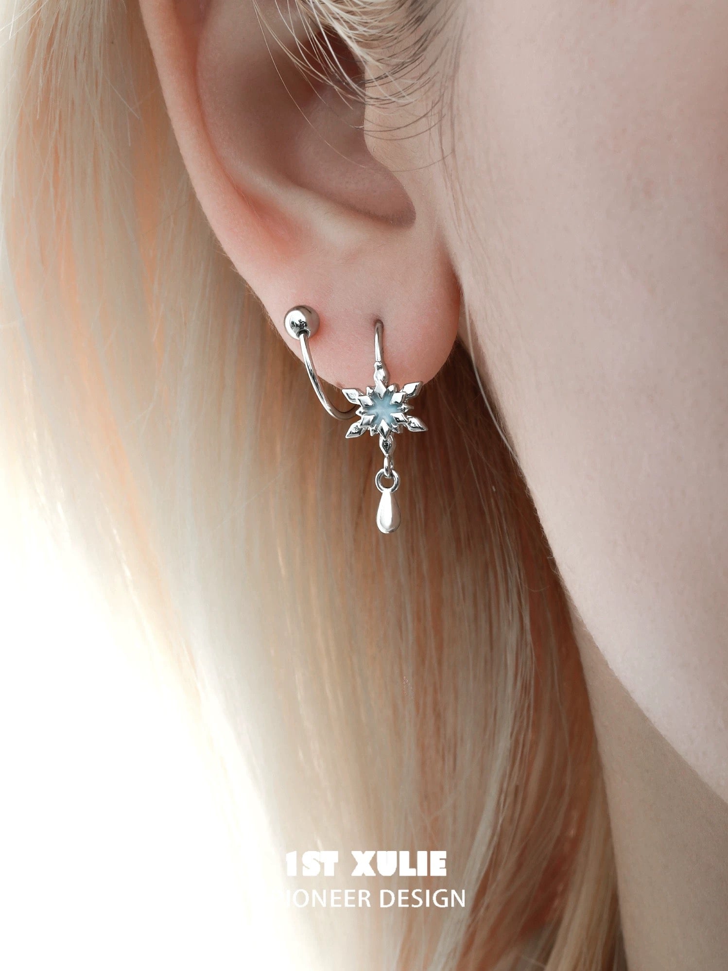雪国之境 - The Snow Kingdom - Snowflake Twisted Needle Screw Back Earrings
