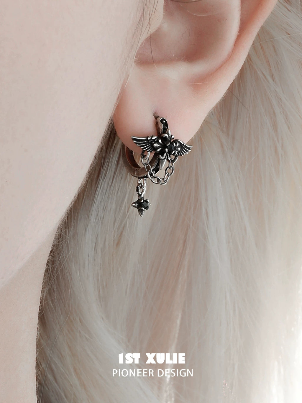 暗黑鸢尾 - Dark Iris - Wings Huggie Earrings