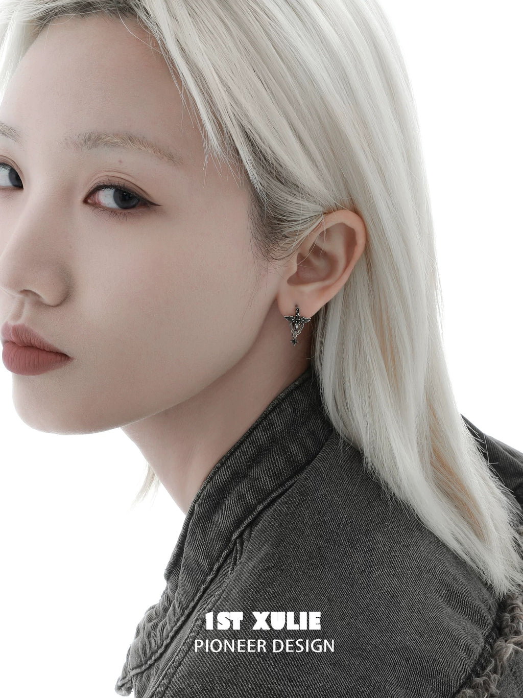 暗黑鸢尾 - Dark Iris - Wings Huggie Earrings