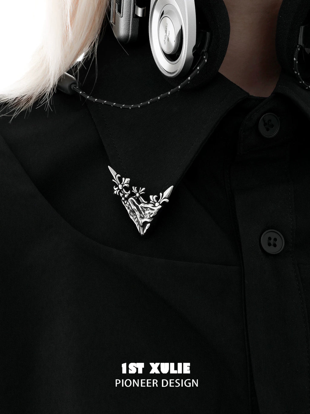 暗黑鸢尾 - Dark Iris - A Pair of Shirt Collar Pins