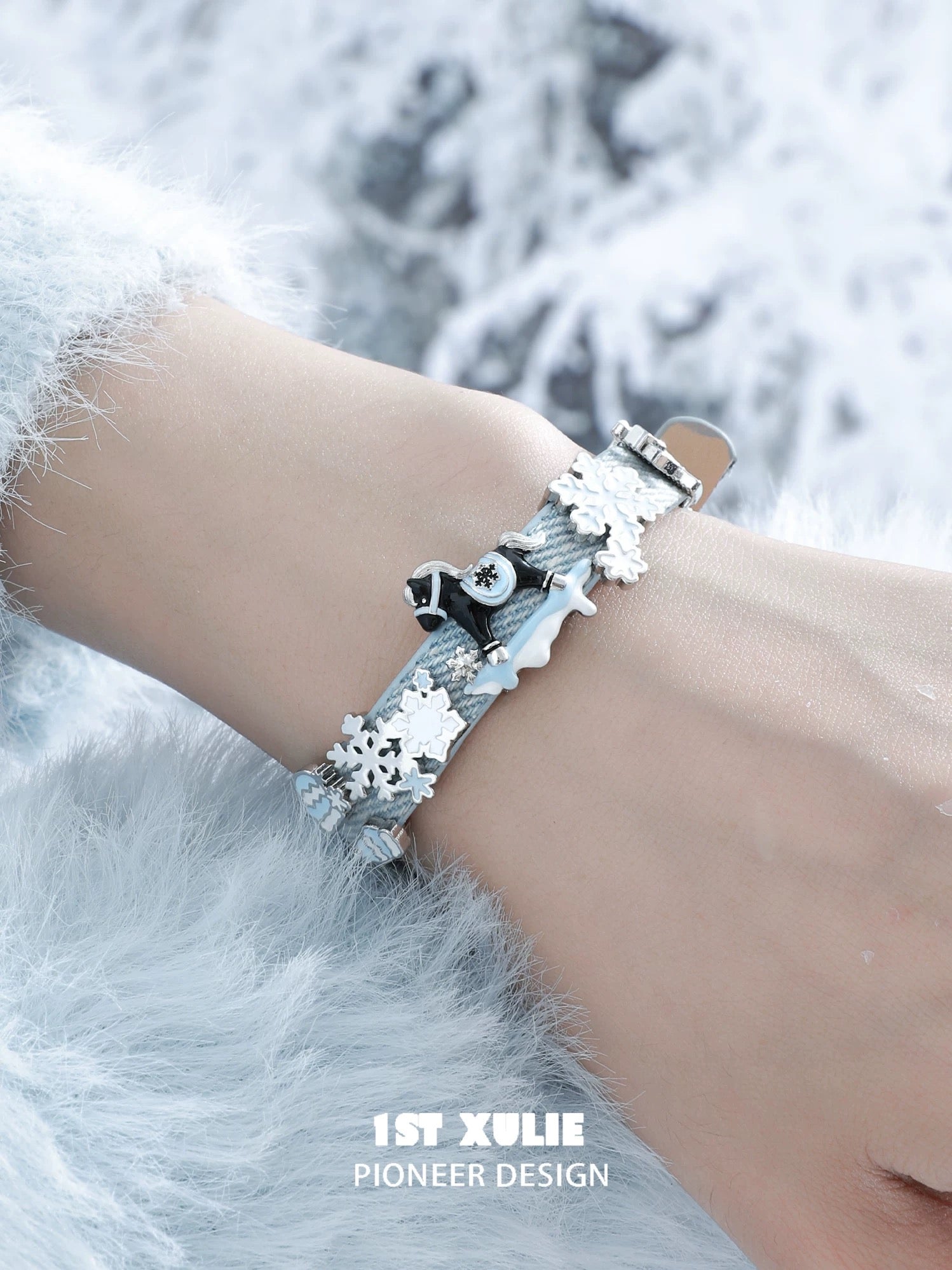 雪地萌宠 - Snowy Pony & Kitten Faux Leather Bracelet