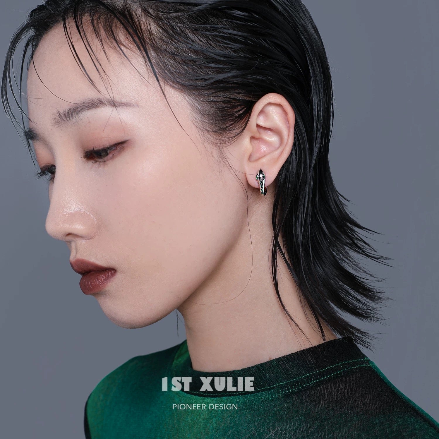 灵蛇 - Serpent Spirit - Snake Huggie Earrings