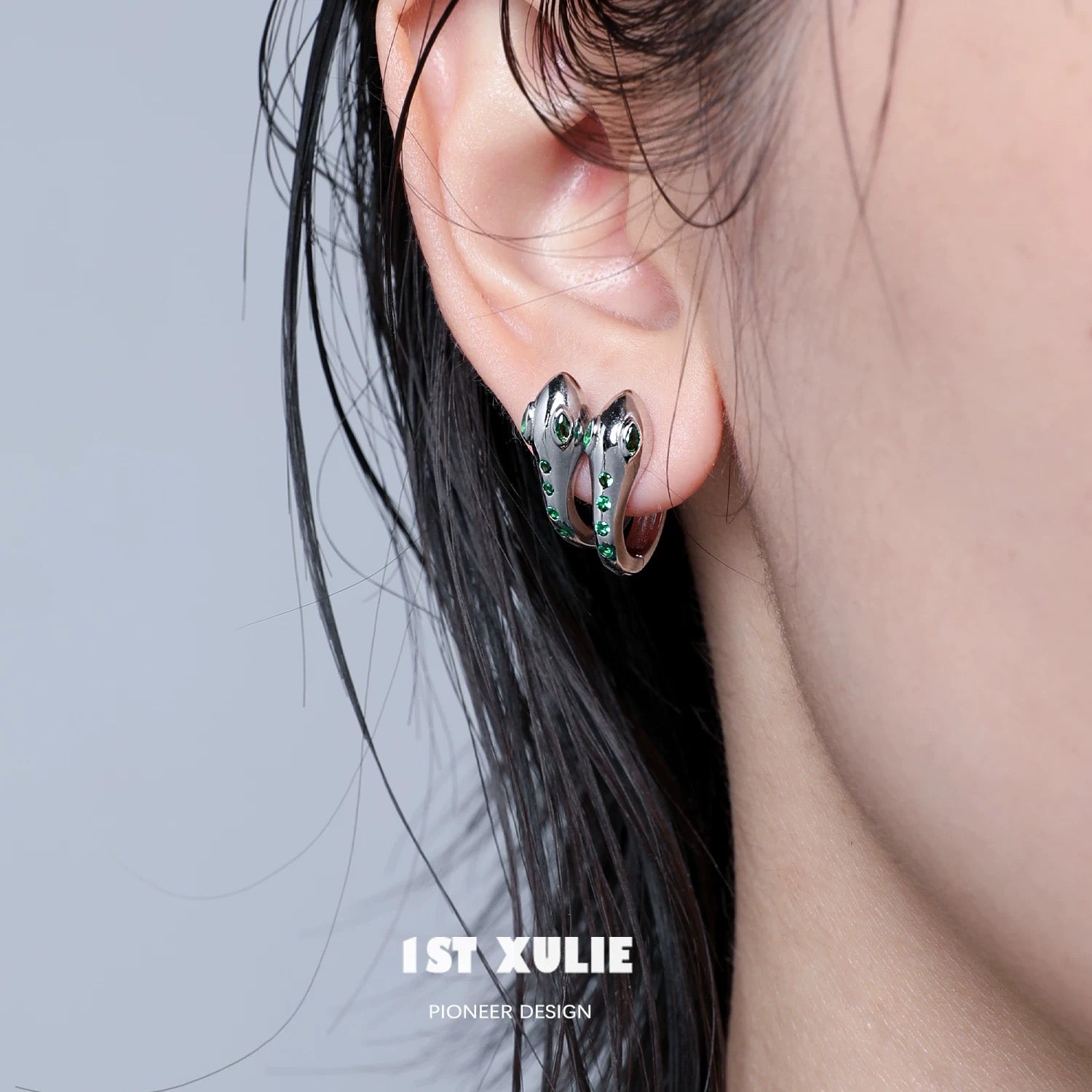 灵蛇 - Serpent Spirit - Snake Huggie Earrings