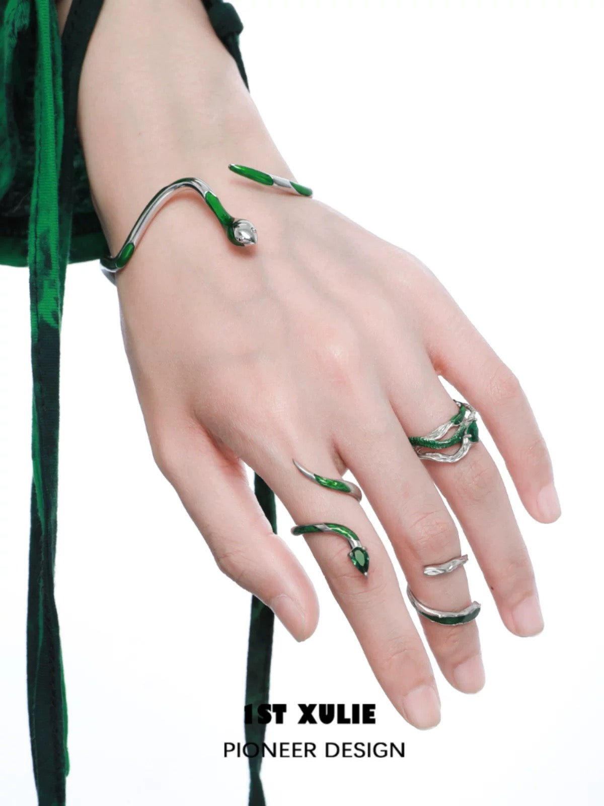 灵蛇 - Serpent Spirit - Snake Bangle