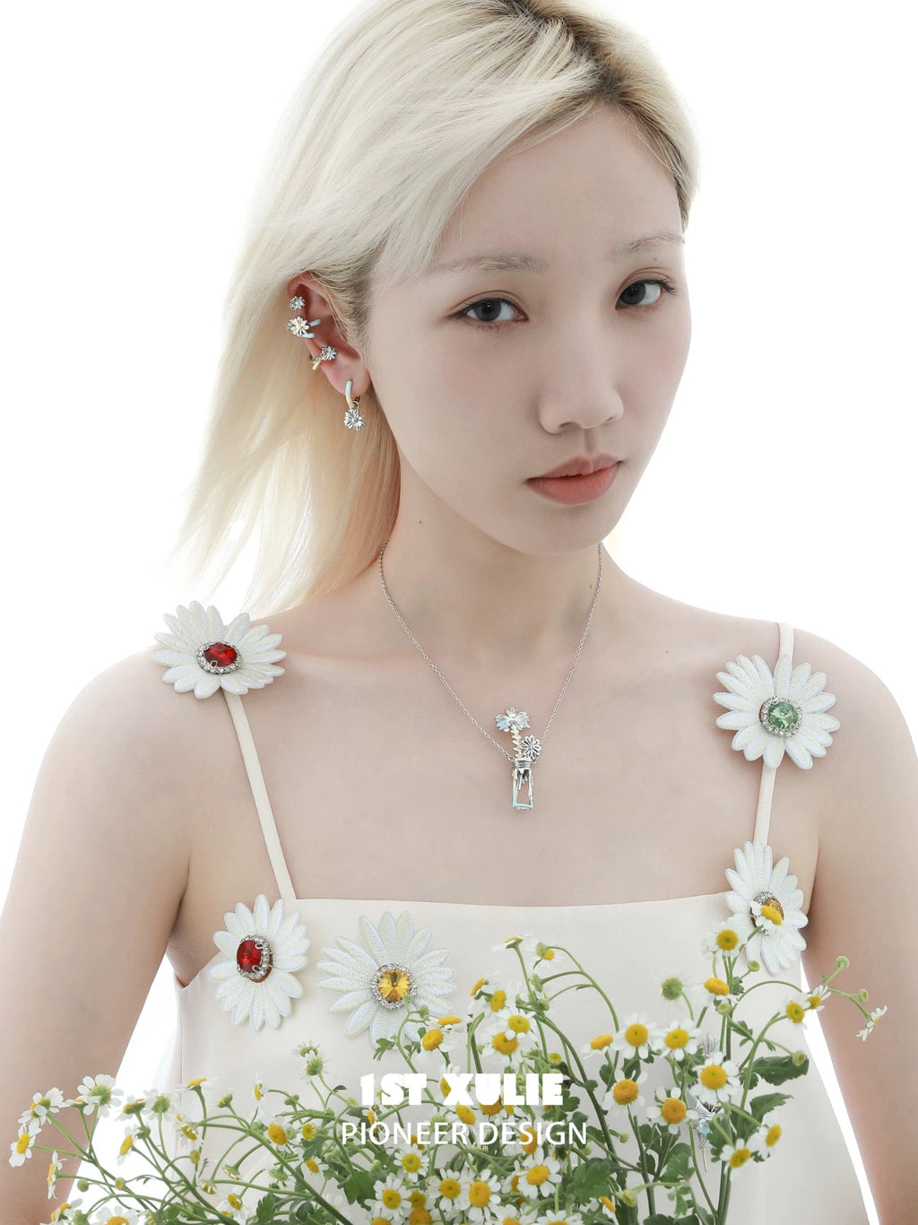 小雏菊 - Daisy Flower Vase Necklace