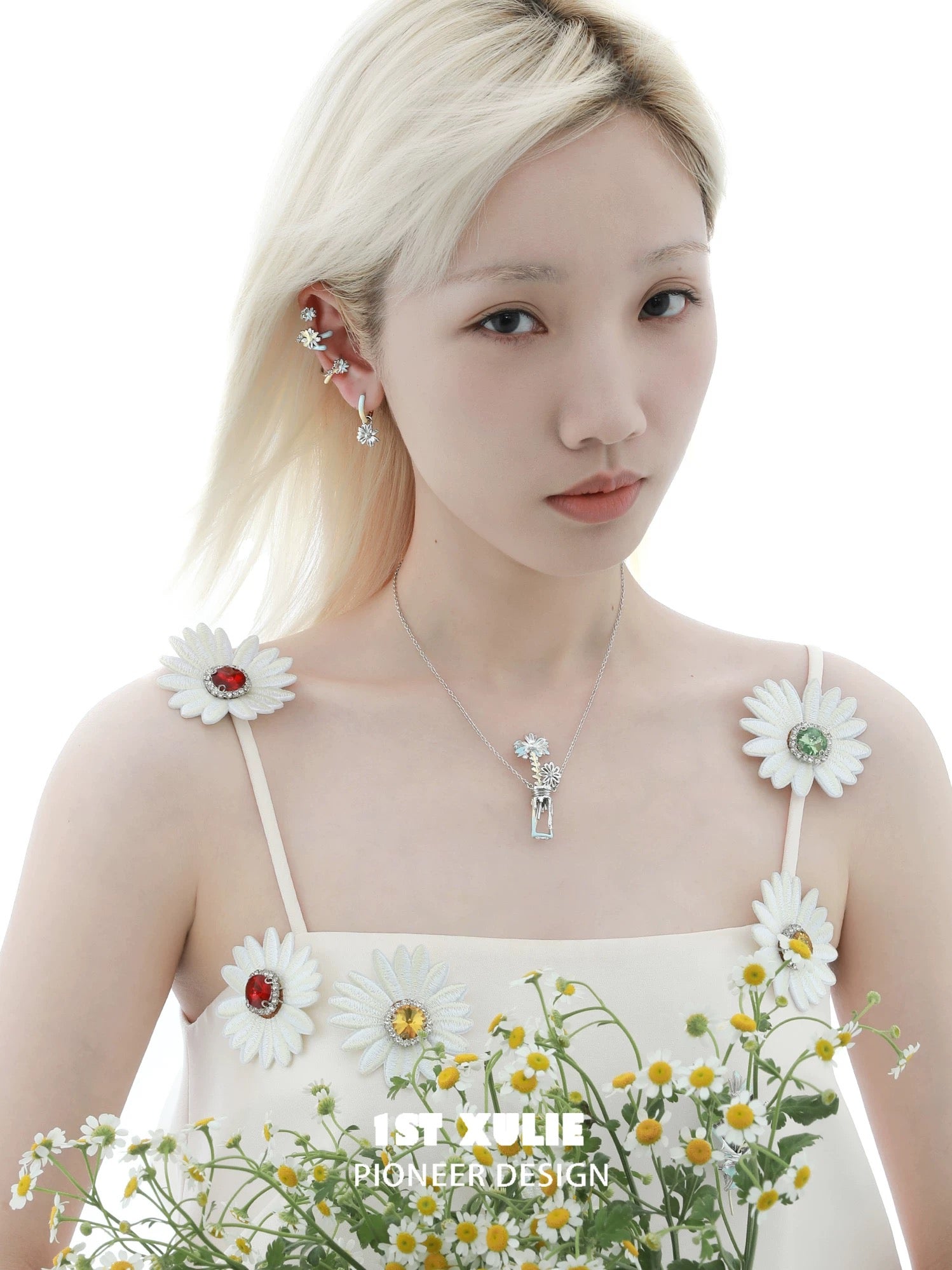 小雏菊 - Daisy Flower Vase Necklace