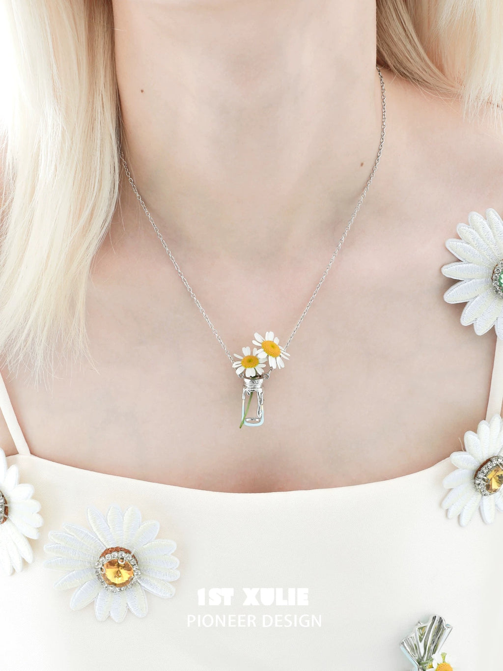 小雏菊 - Daisy Flower Vase Necklace