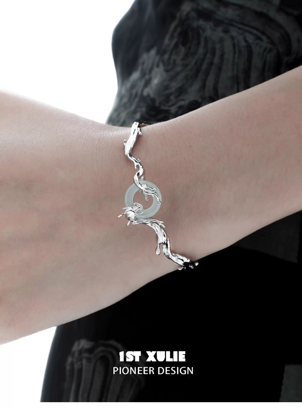 游龙 - Wandering Dragon Bangle