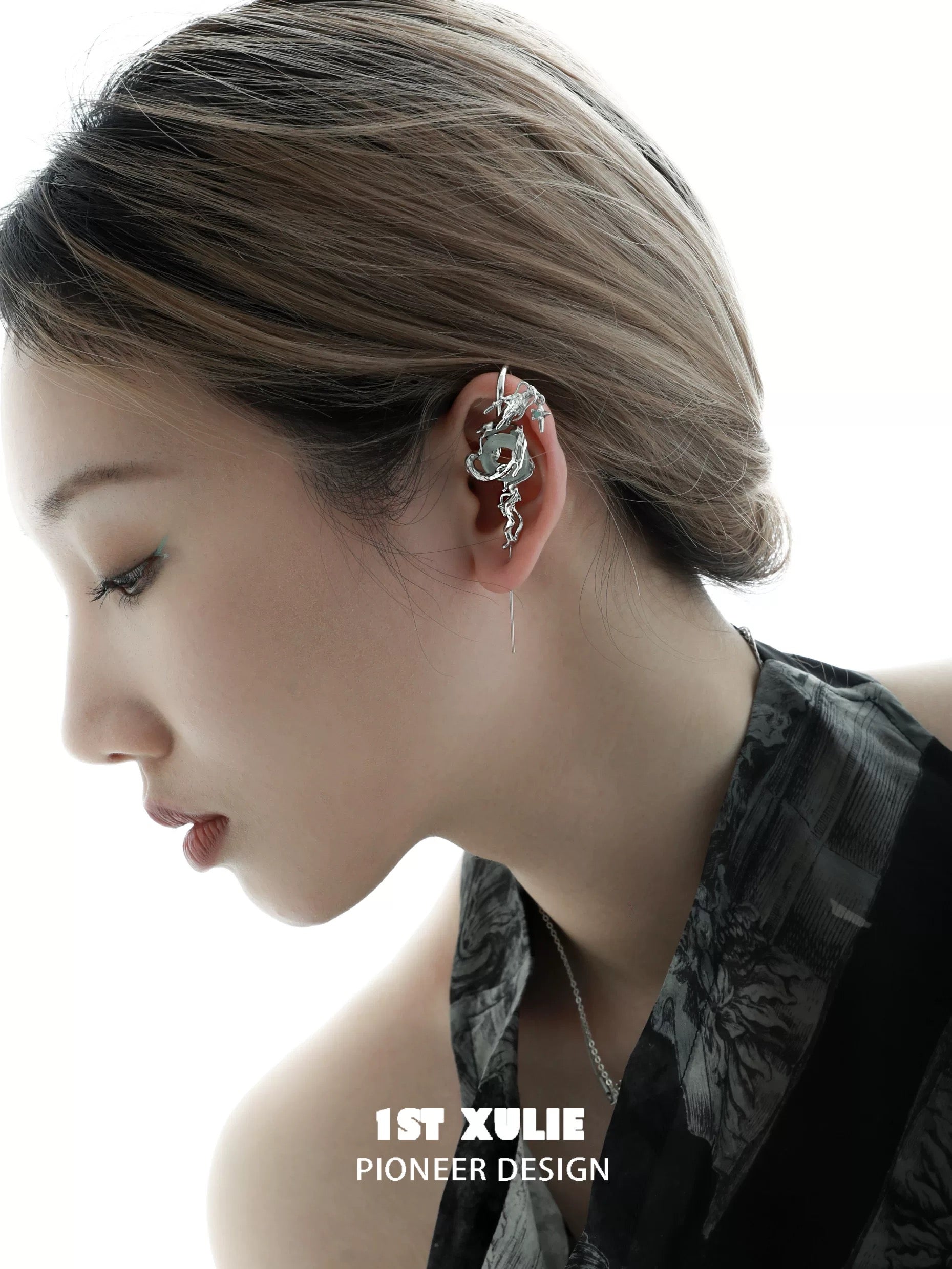 游龙 - Wandering Dragon - Needle Earring