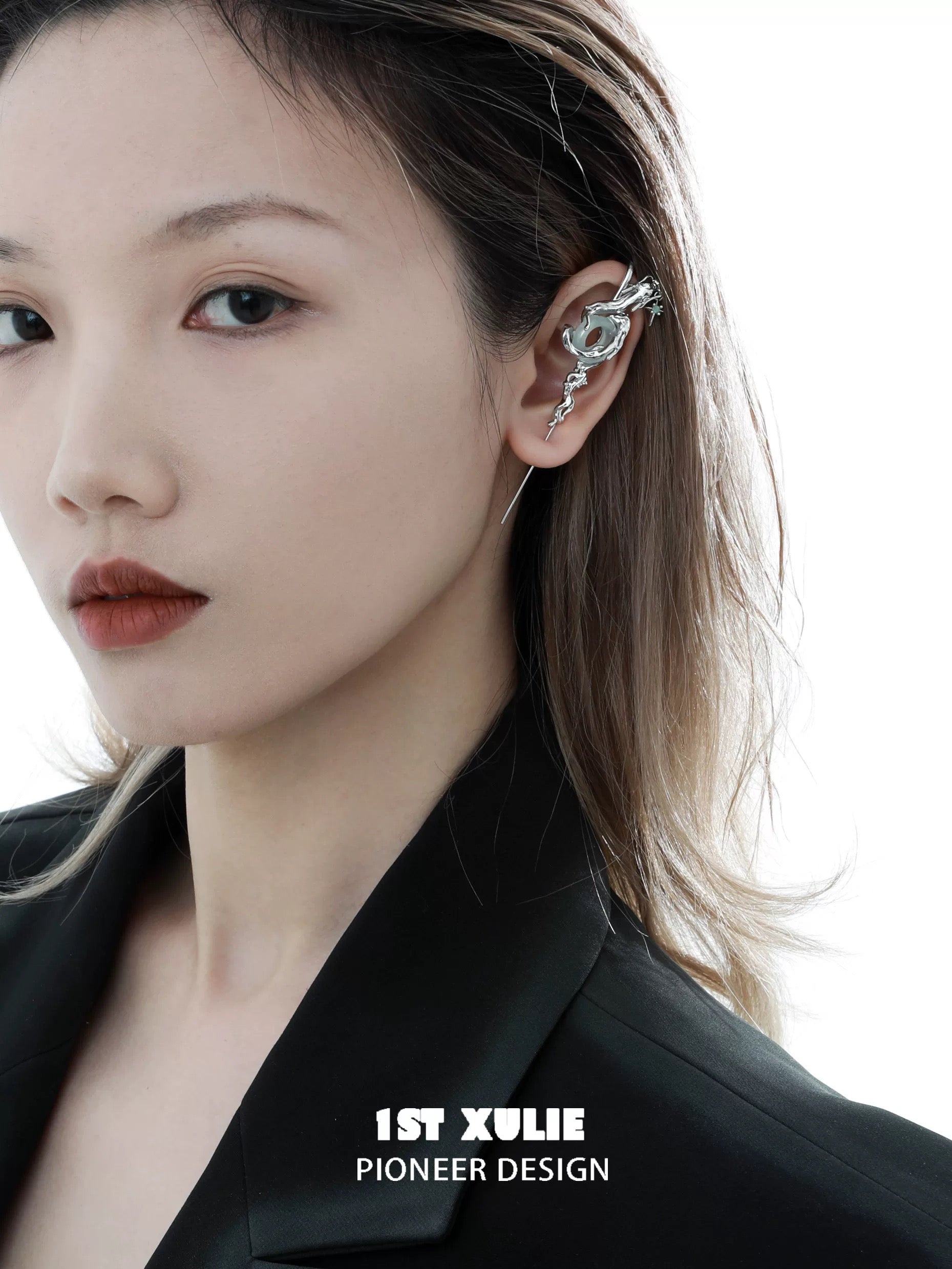 游龙 - Wandering Dragon - Needle Earring