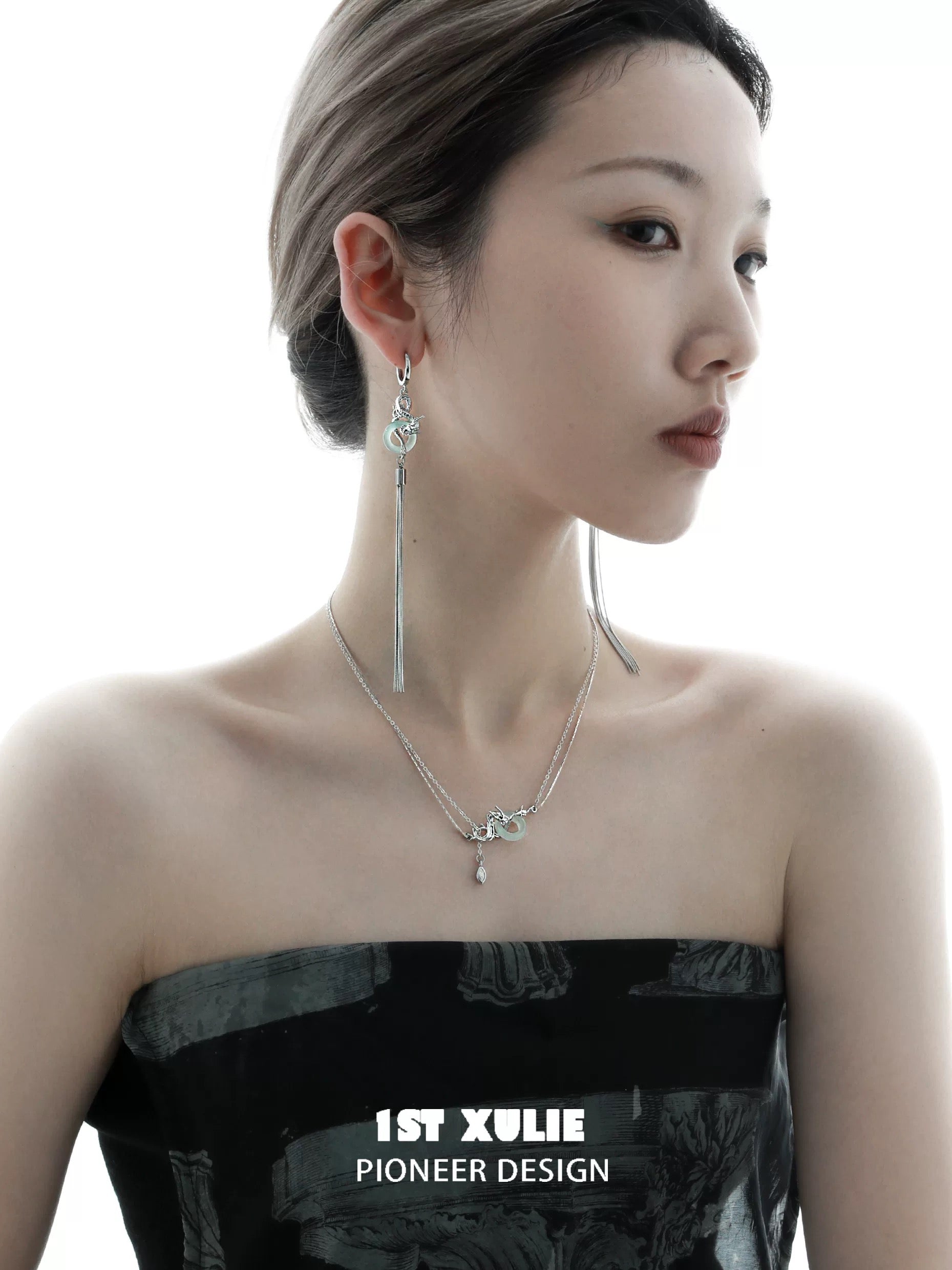 游龙 - Wandering Dragon - Long Huggie Earrings