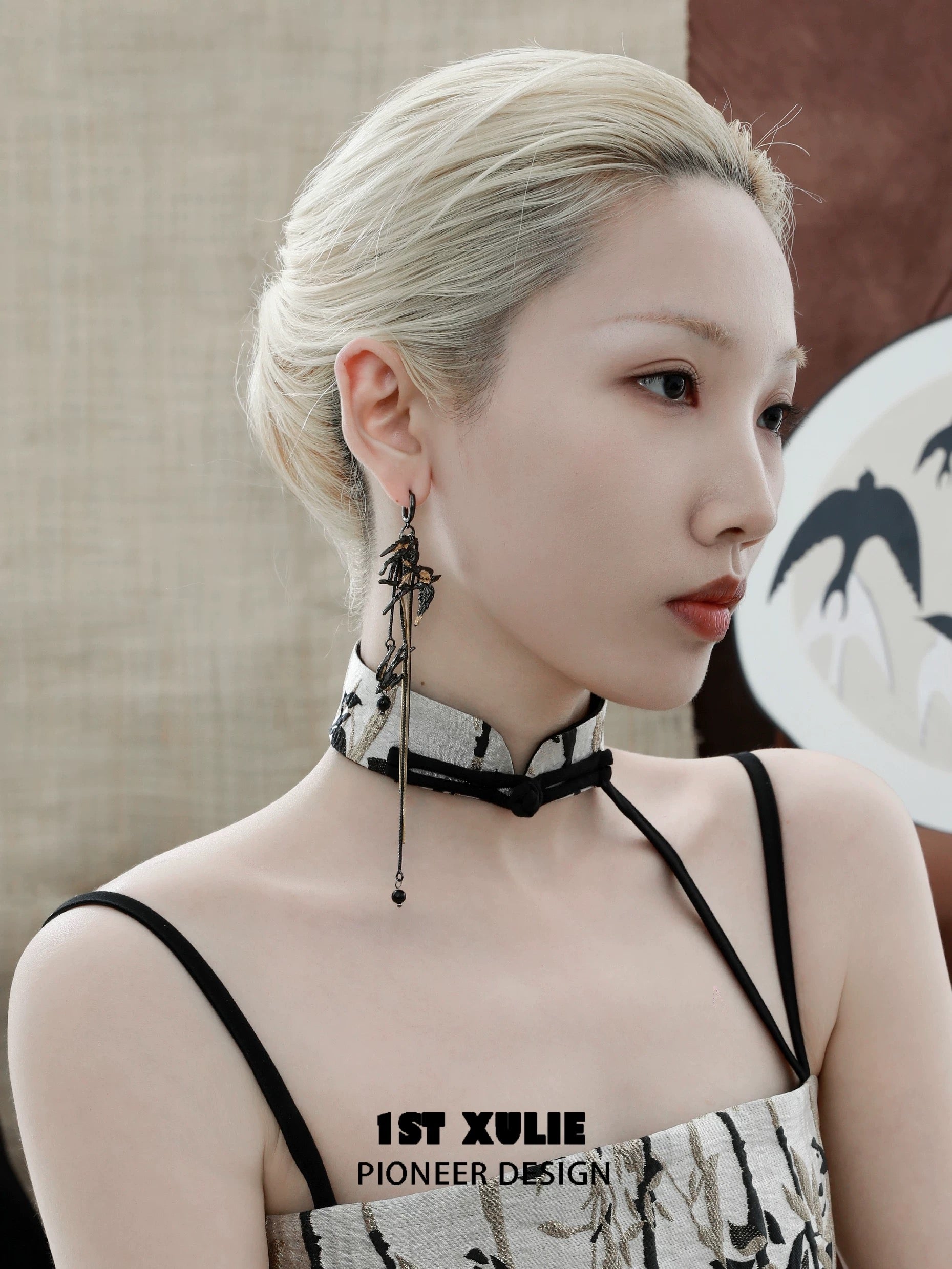 燕归 - Swallow’s Return - Black Gold Plated Hairpin