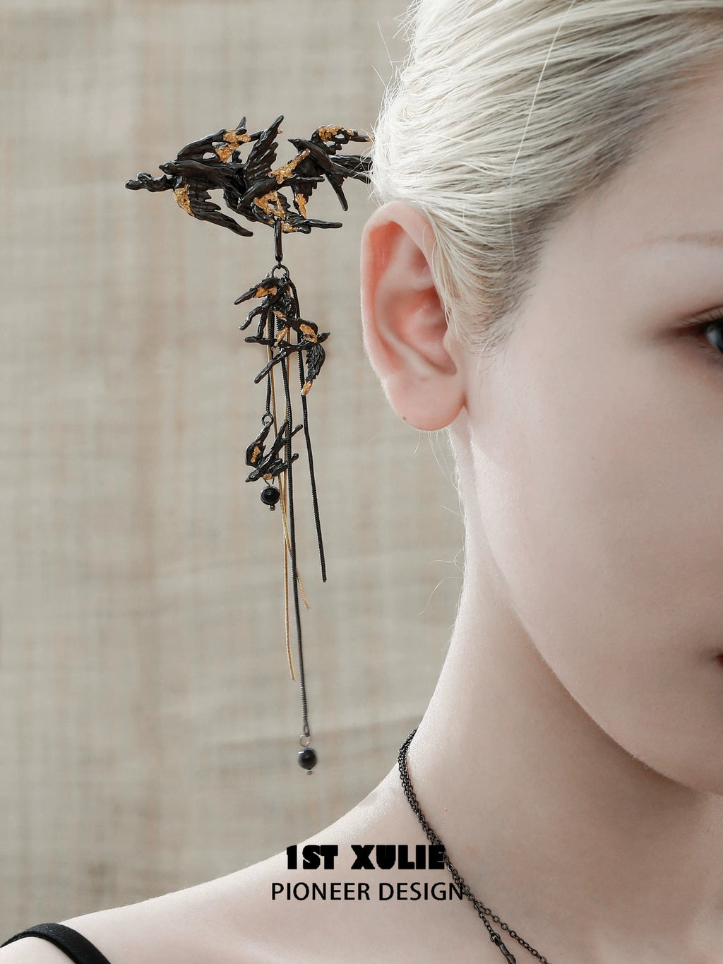 燕归 - Swallow’s Return - Black Gold Plated Hairpin
