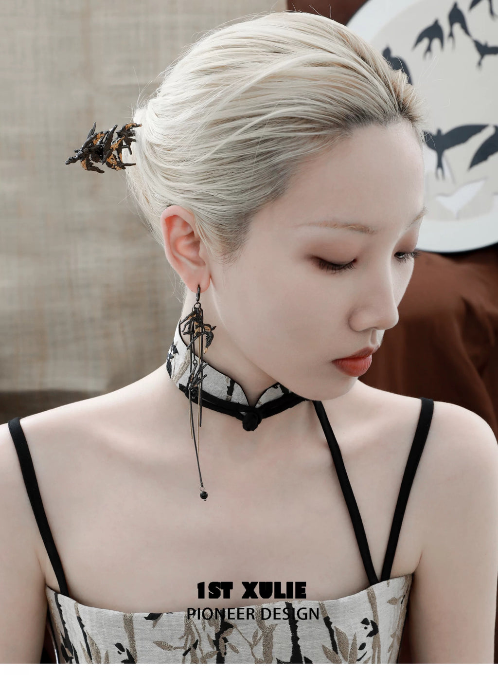 燕归 - Swallow’s Return - Black Gold Plated Hairpin