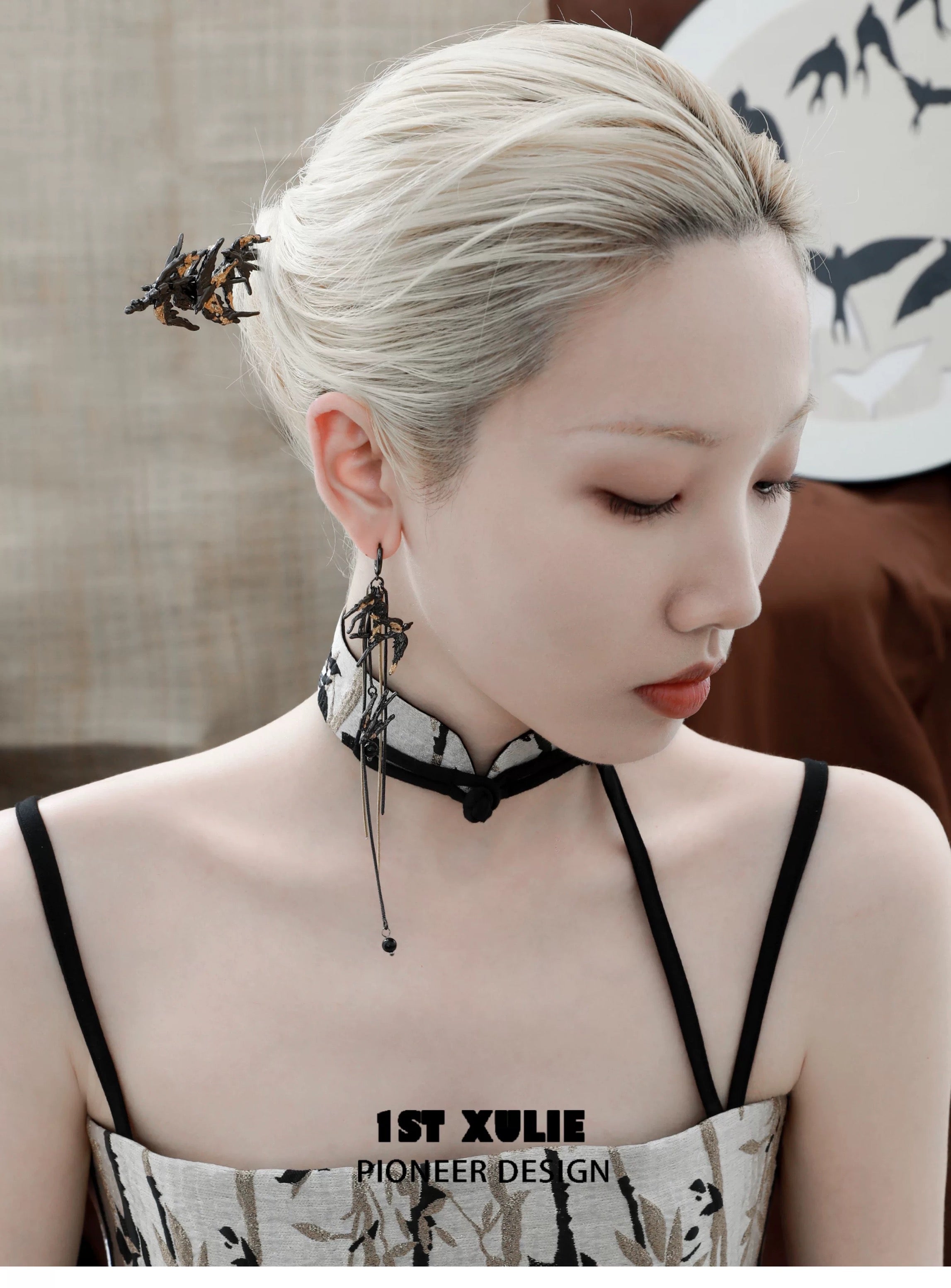 燕归 - Swallow’s Return - Black Gold Plated Hairpin