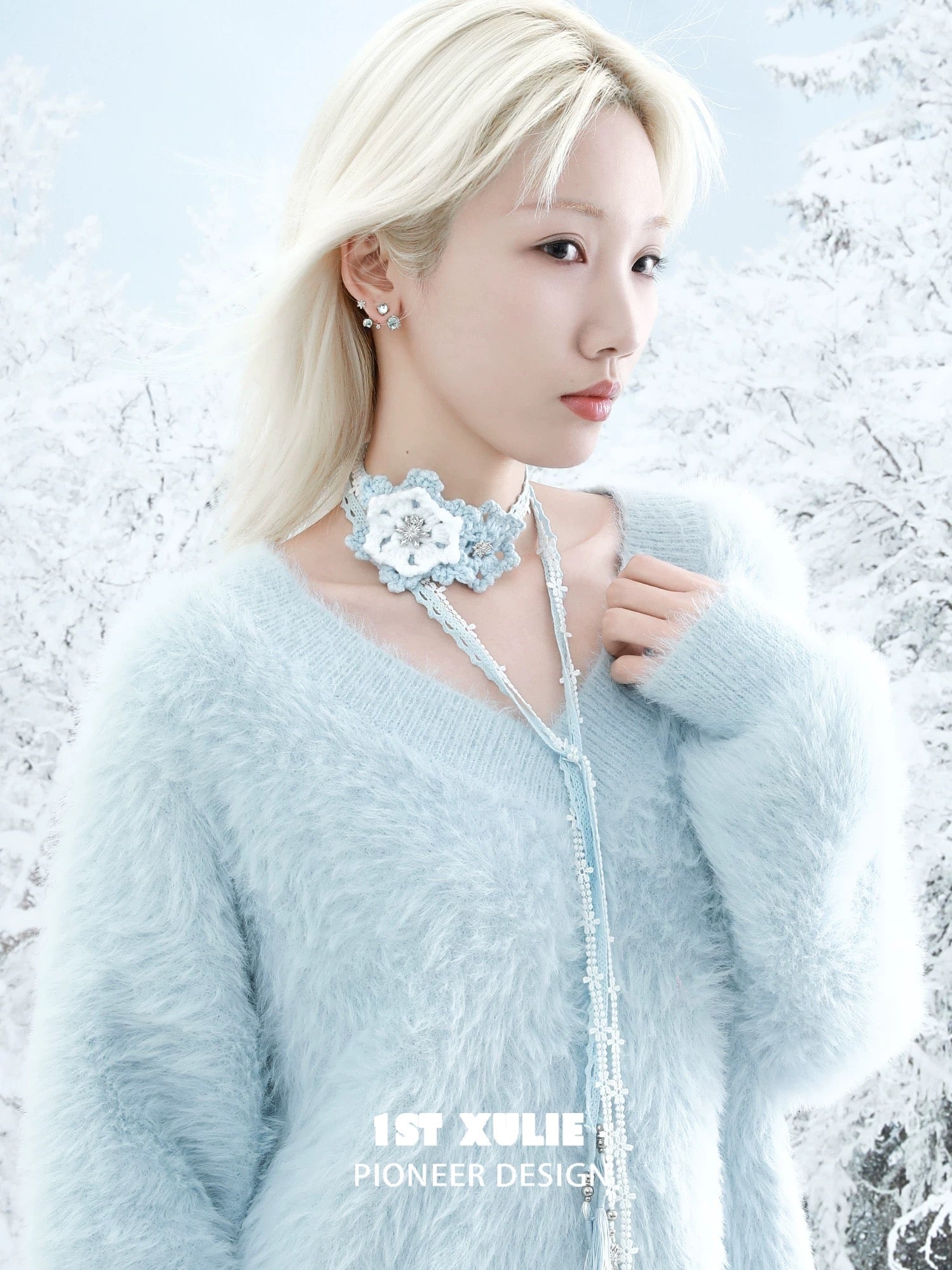 雪国之境 - The Snow Kingdom - Necklace Scarf with Alloy Snowflake Charms