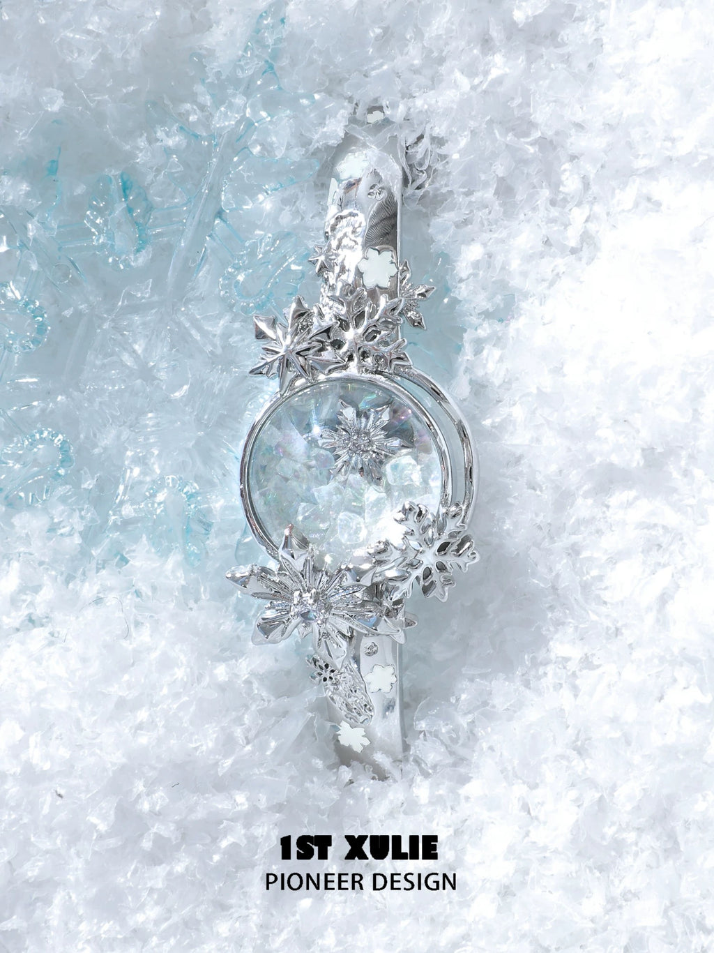 雪国之境 - The Snow Kingdom - Snowflake Crystal Globe Bracelet