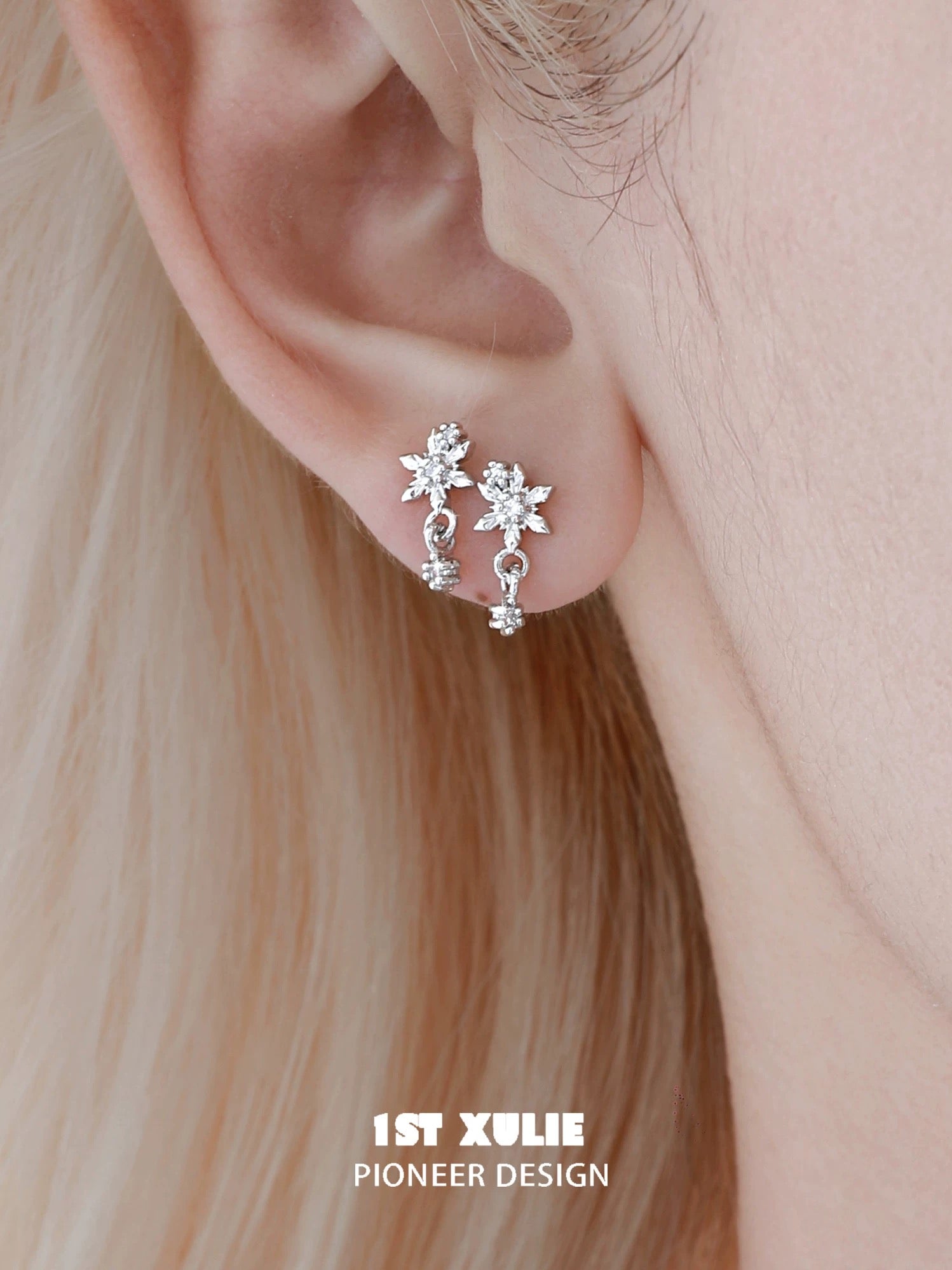 雪国之境 - The Snow Kingdom - Snowflakes S925 Silver Stud Earrings & Alloy Huggie Earrings
